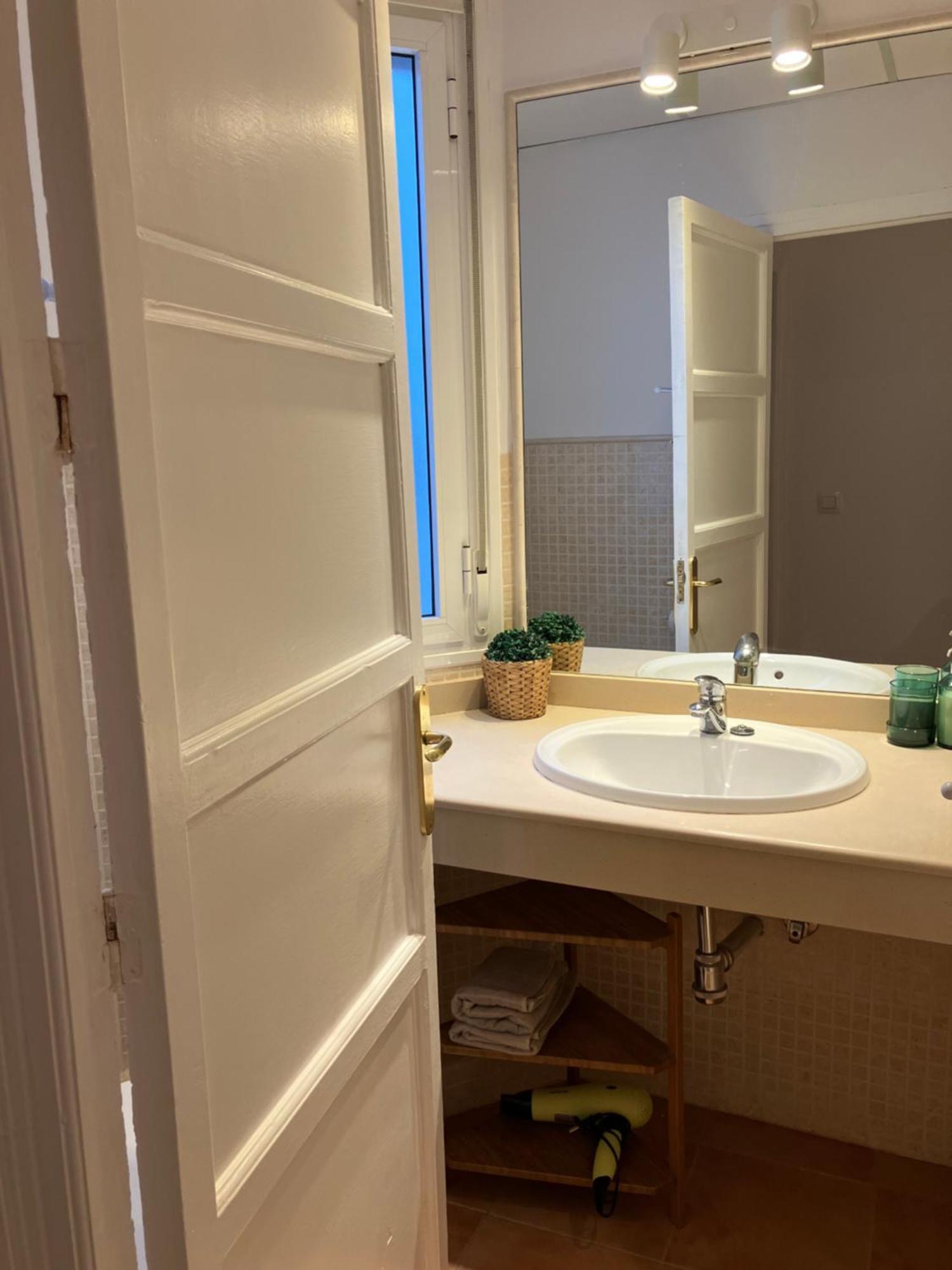 2 Bedroom Virgen De Begona Севилья Экстерьер фото