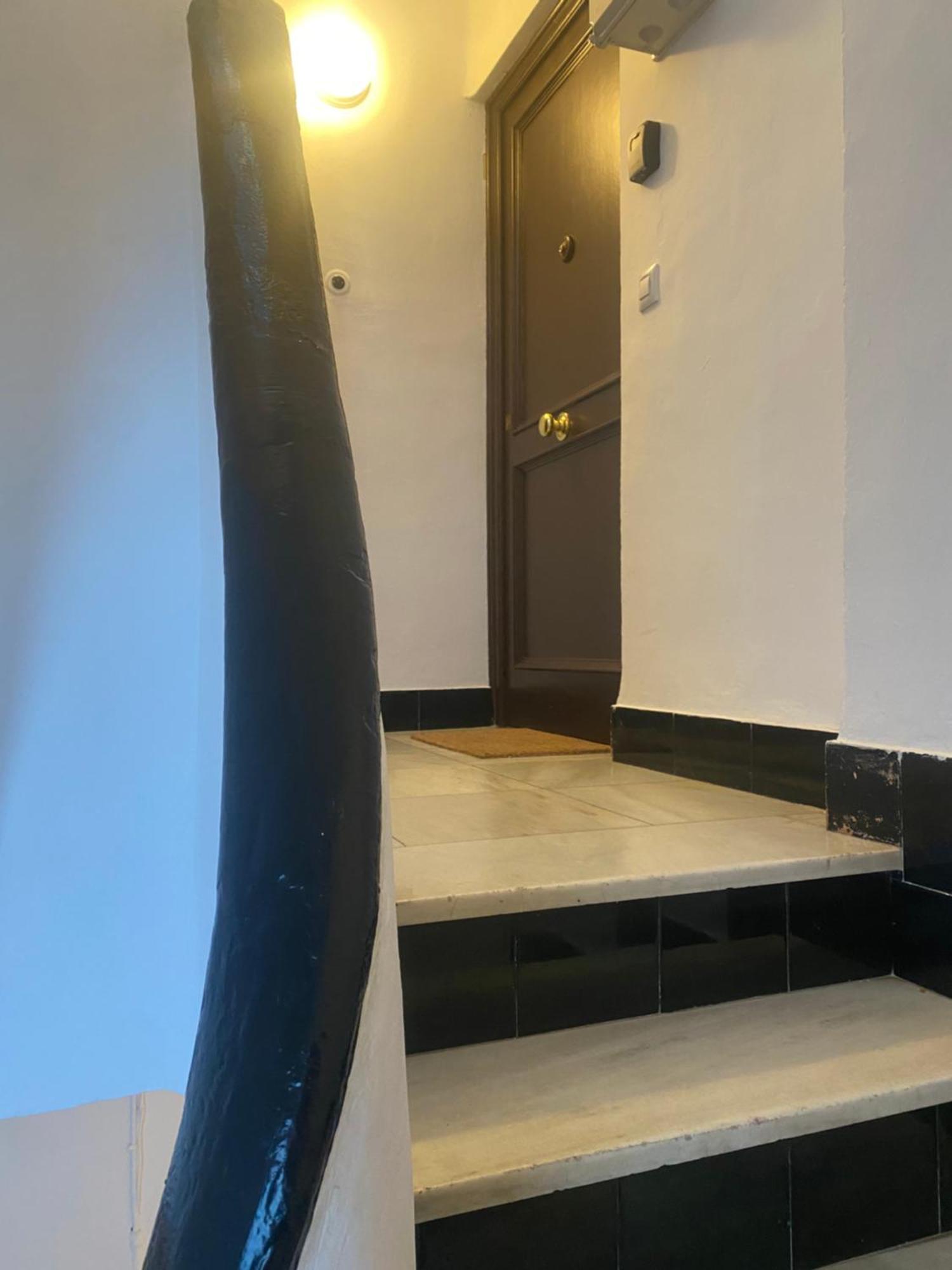 2 Bedroom Virgen De Begona Севилья Экстерьер фото