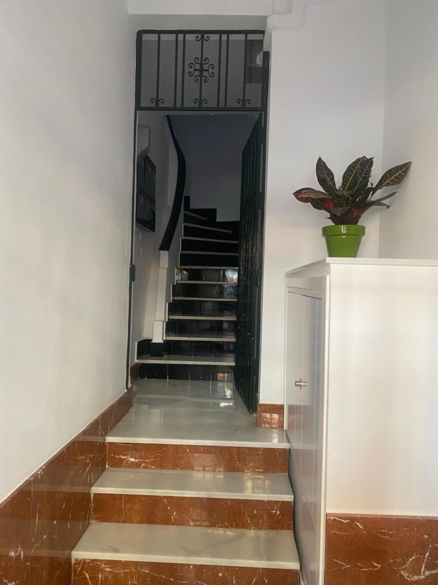 2 Bedroom Virgen De Begona Севилья Экстерьер фото