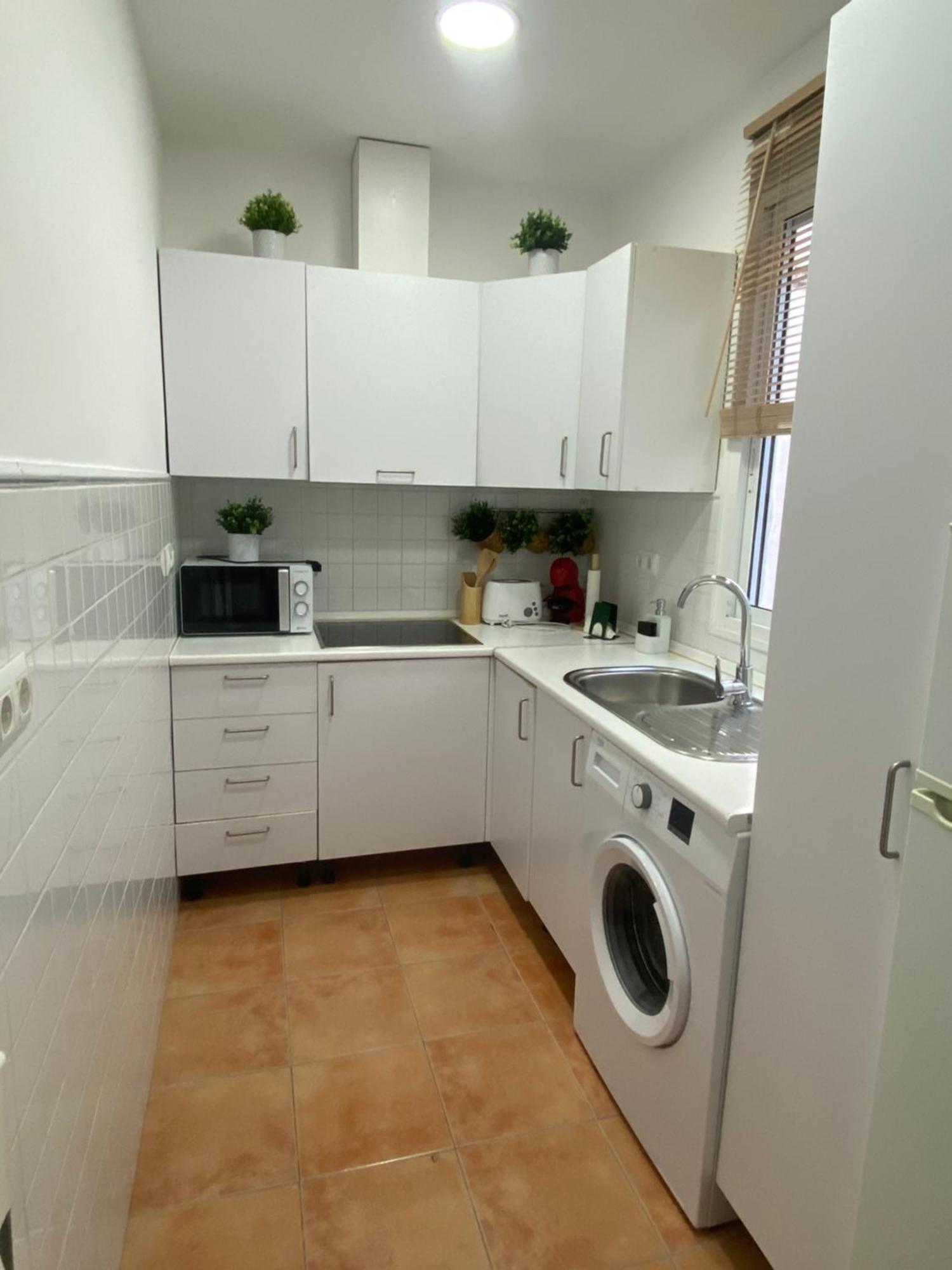 2 Bedroom Virgen De Begona Севилья Экстерьер фото
